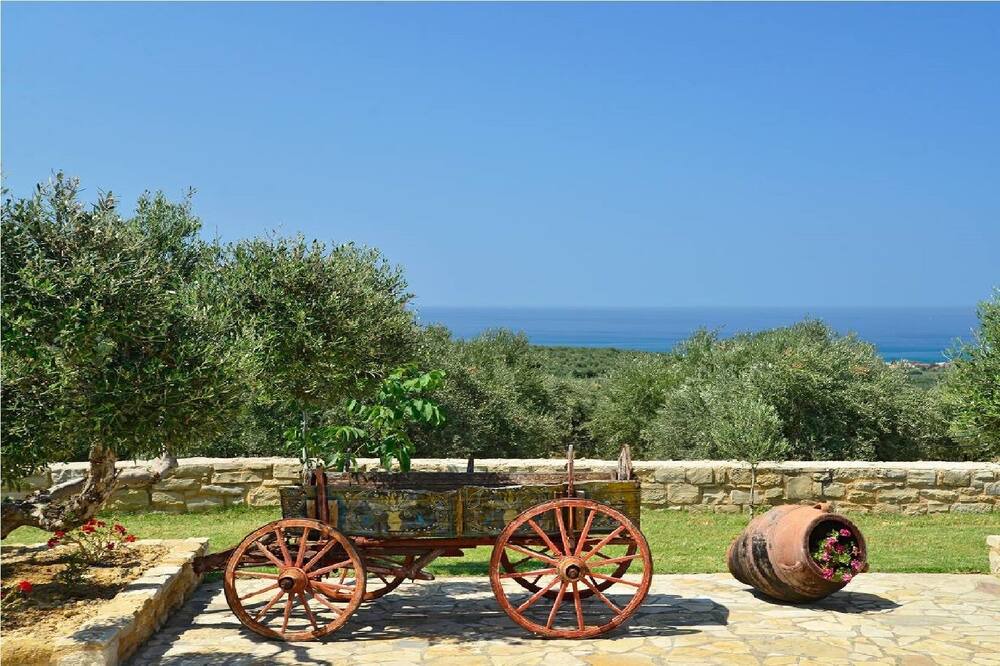 Photo of Others in Platanias