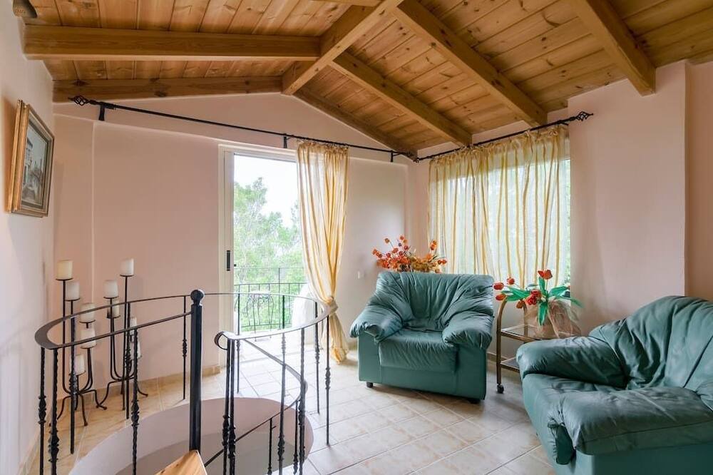 Photo of Livingroom in Skotino