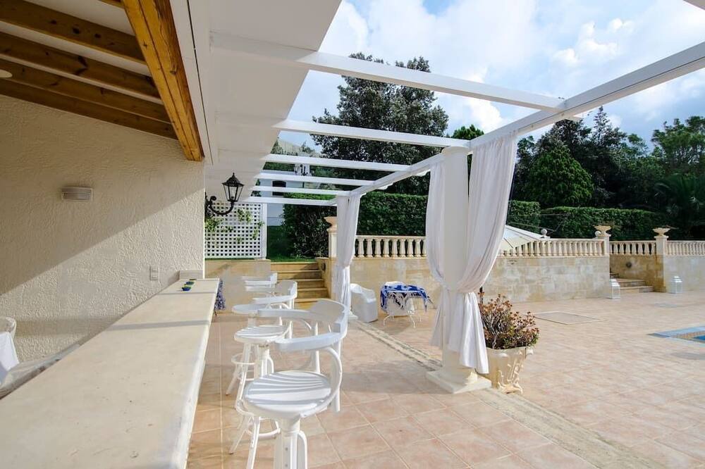 Photo of Patio Balcony in Skotino