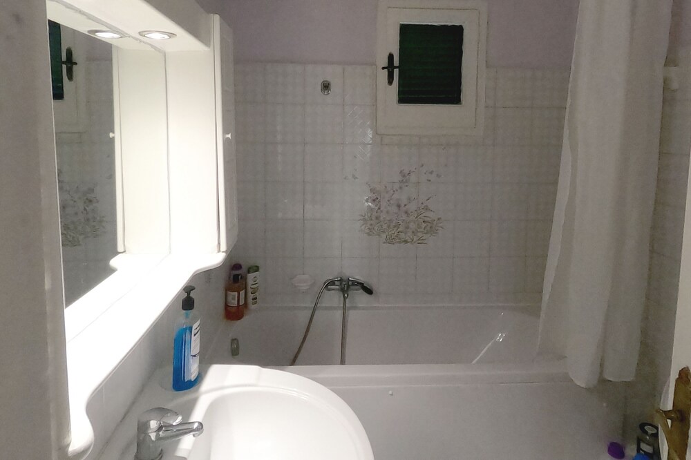 Photo of Bathroom in Liapades