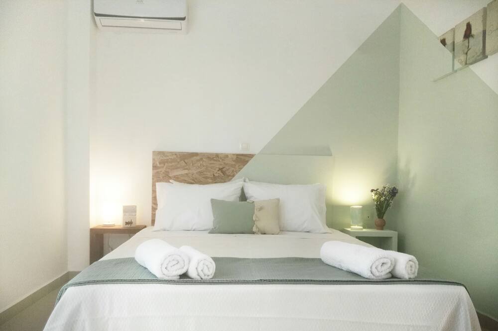 Photo of Bedroom in Adele