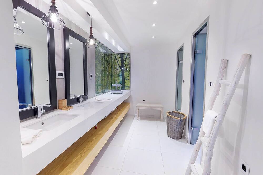 Photo of Bathroom in Vamos