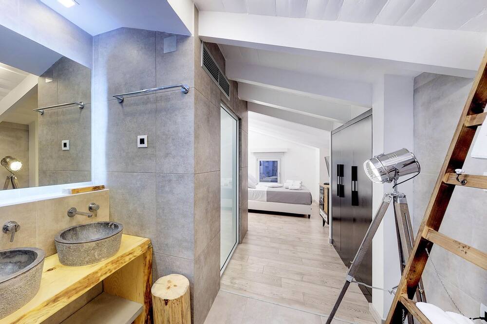 Photo of Bathroom in Vamos