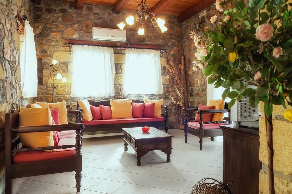 Photo of Livingroom in Livadia