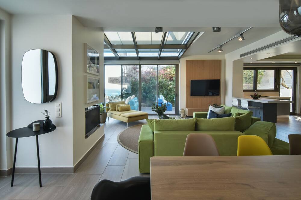 Photo of Livingroom in Saronikos