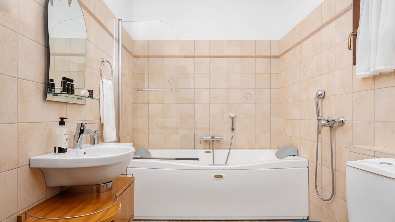 Photo of Bathroom in Mouresi