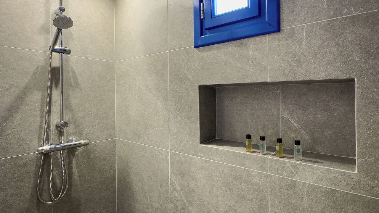 Photo of Bathroom in Folegandros Town