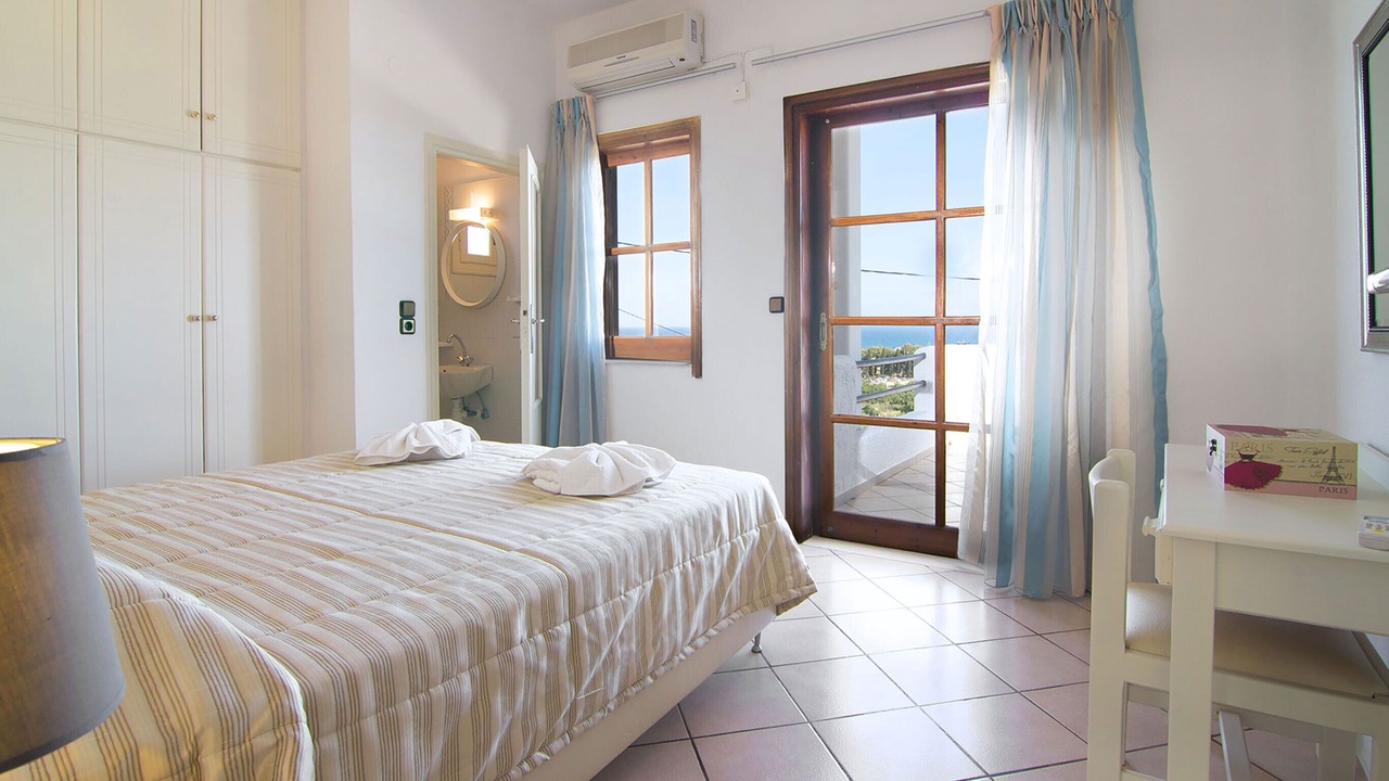 Photo of Bedroom in Adelianos Kampos
