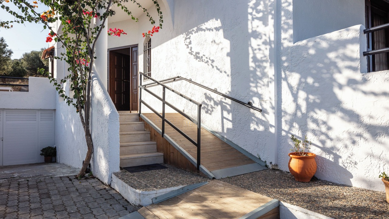 Photo of Outdoor in Adelianos Kampos