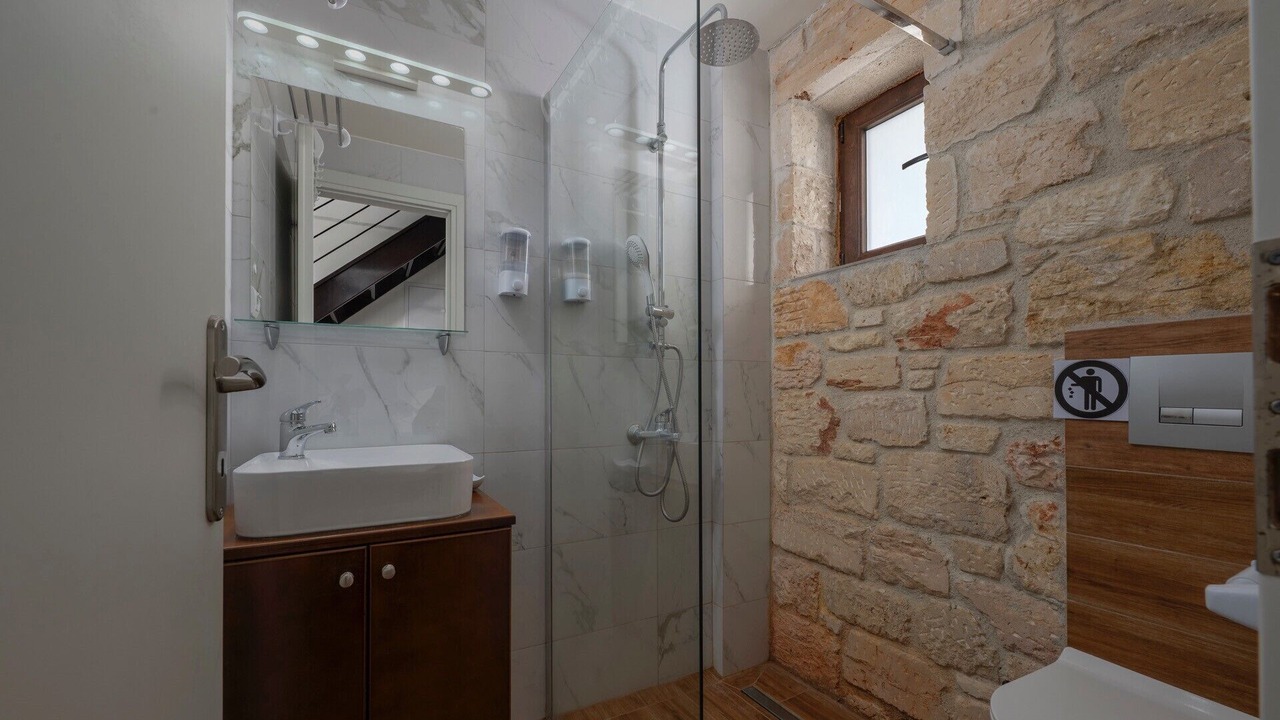 Photo of Bathroom in Flogita