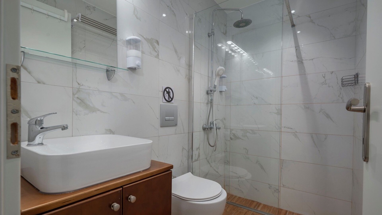 Photo of Bathroom in Flogita