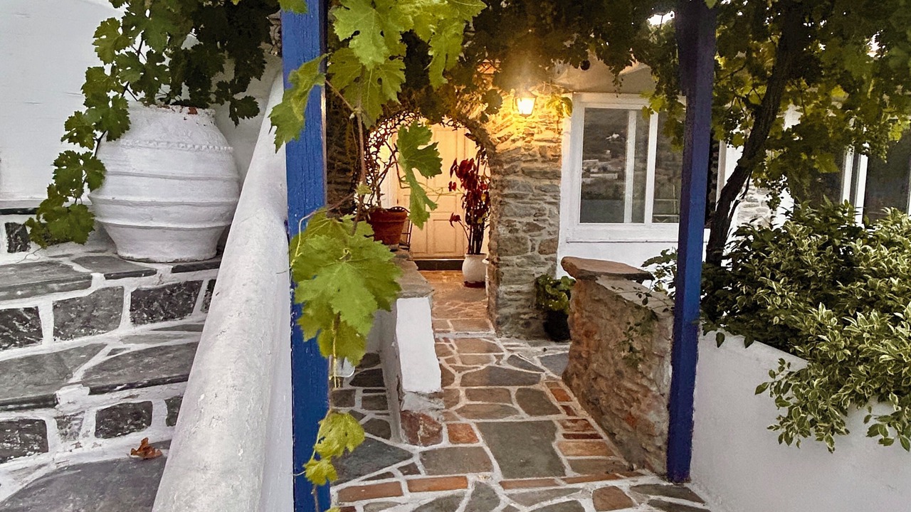 Photo of Outdoor in Kini