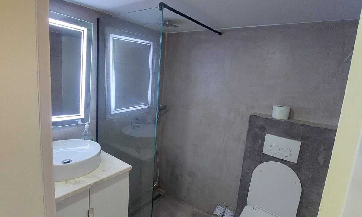 Photo of Bathroom in Golem