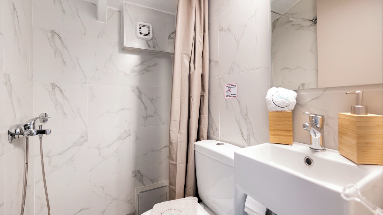 Photo of Bathroom in Perigiali
