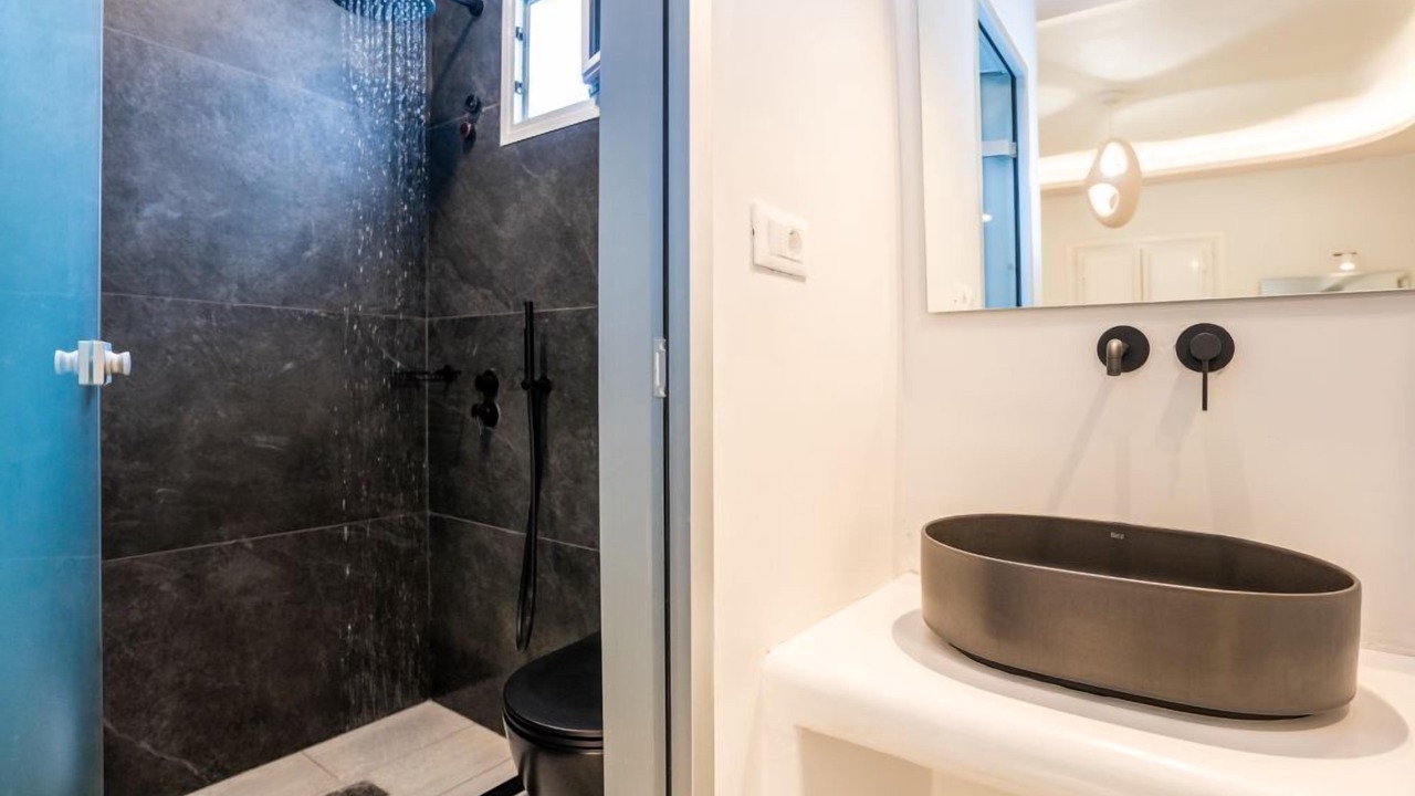 Photo of Bathroom in Perissa