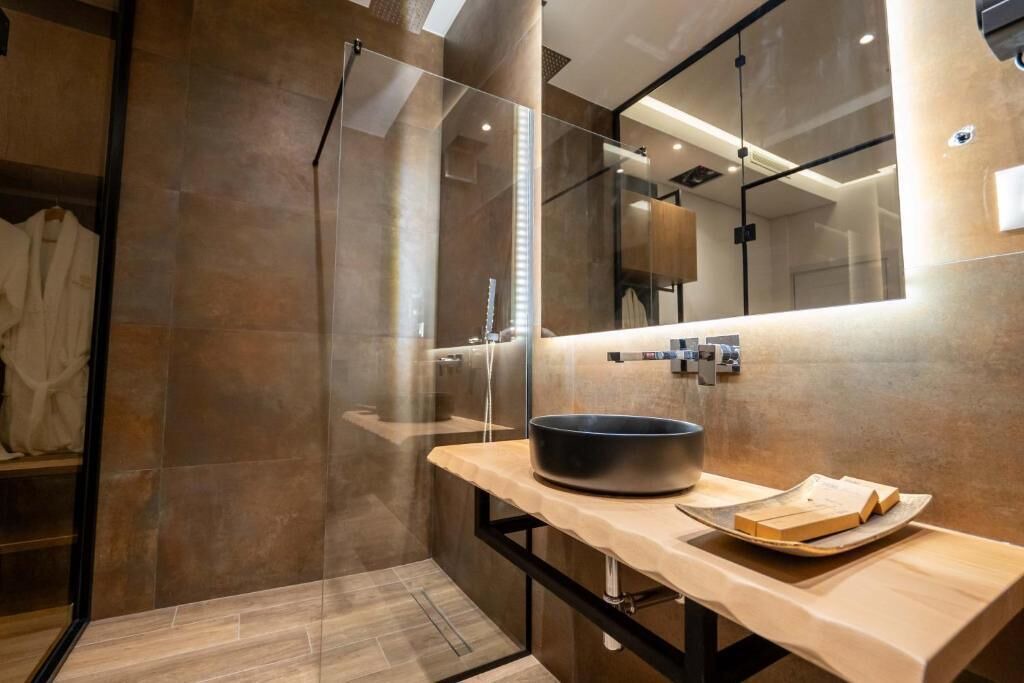 Photo of Bathroom in Qender