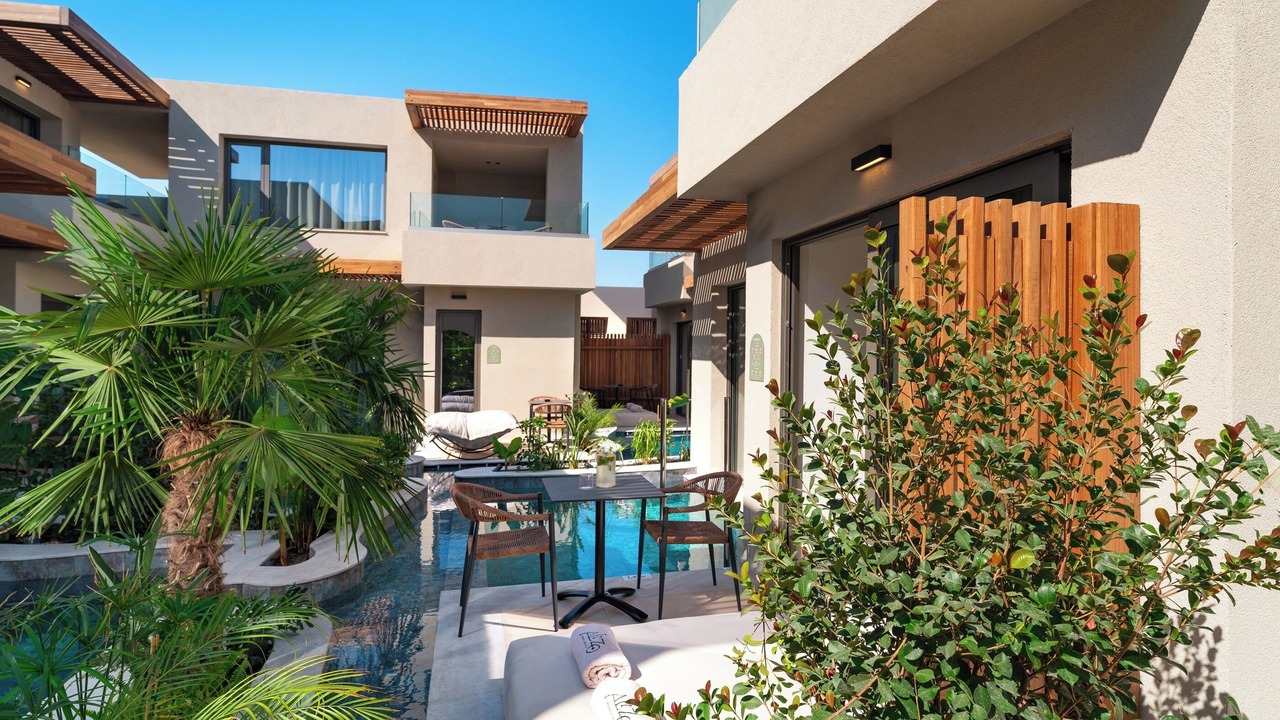 Photo of Outdoor in Ixia