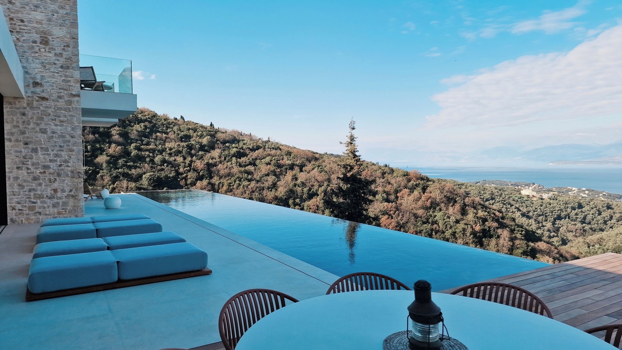 Photo of Outdoor in Petaleia
