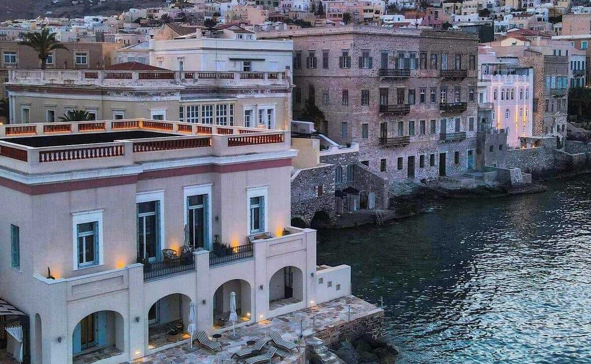 Photo of Outdoor in Kini