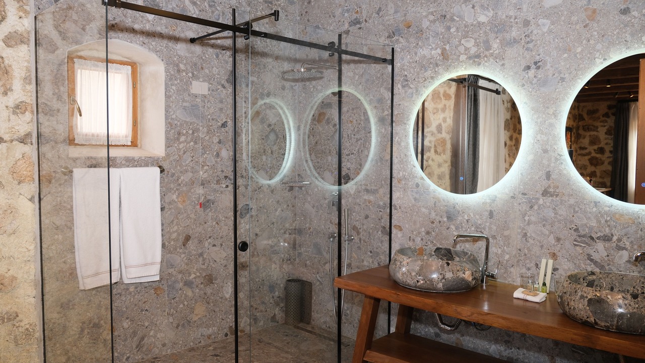 Photo of Bathroom in Dhermi