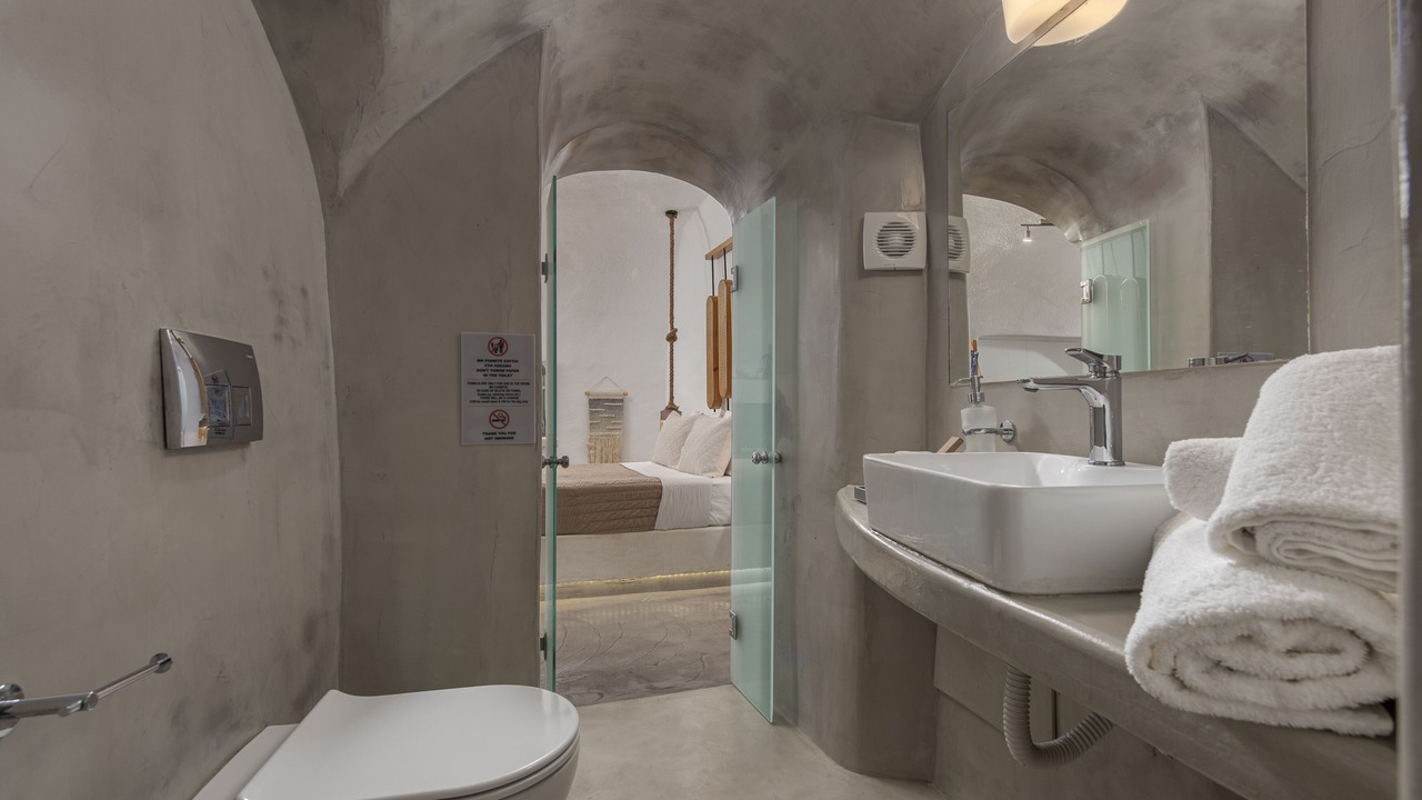 Photo of Bathroom in Firostefani