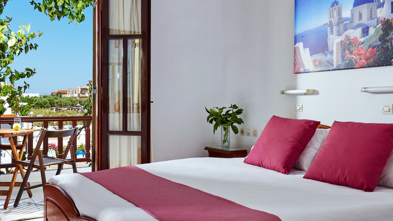 Photo of Bedroom in Analipsi