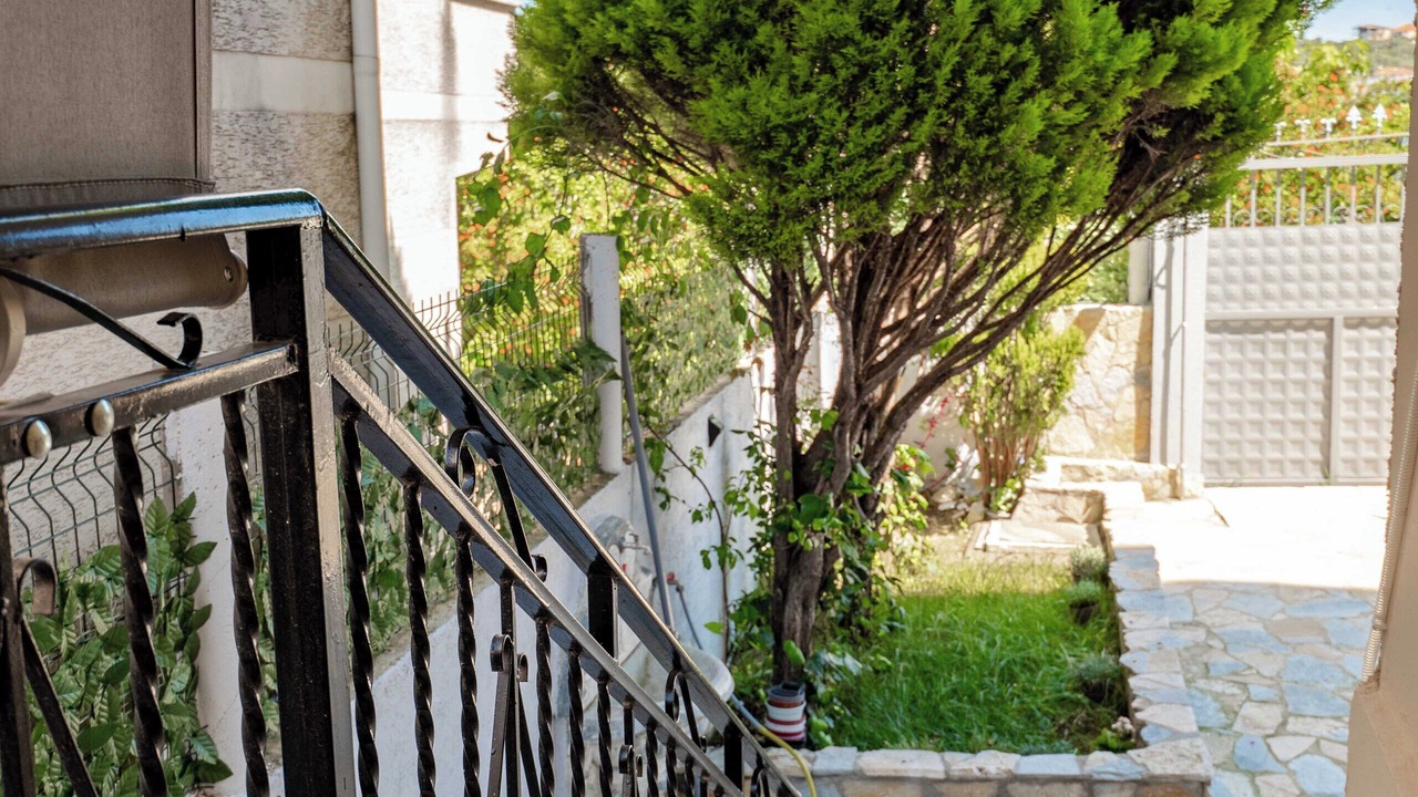 Photo of Patio Balcony in Golem