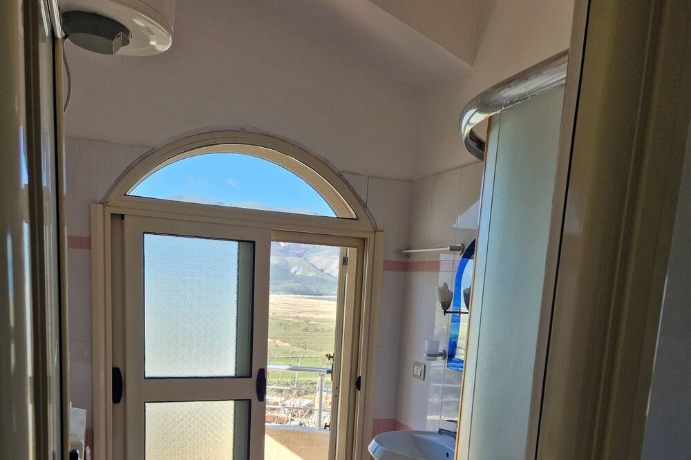 Photo of Bathroom in Orikum