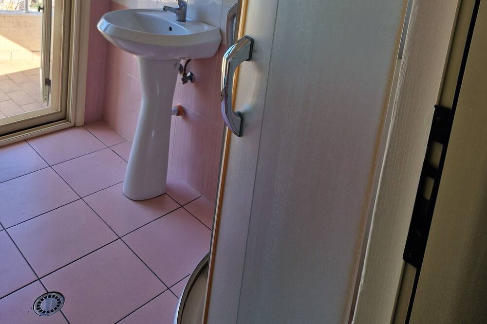 Photo of Bathroom in Orikum