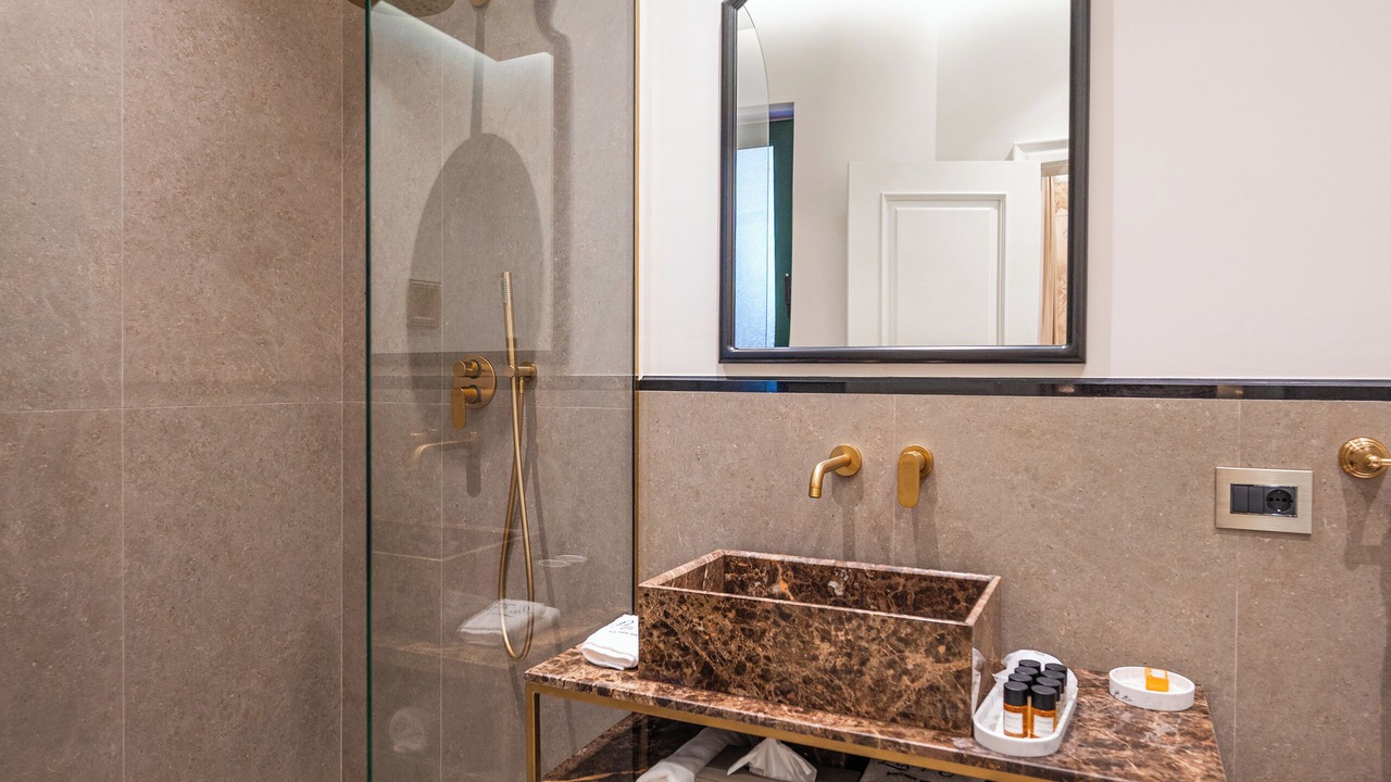 Photo of Bathroom in Qender