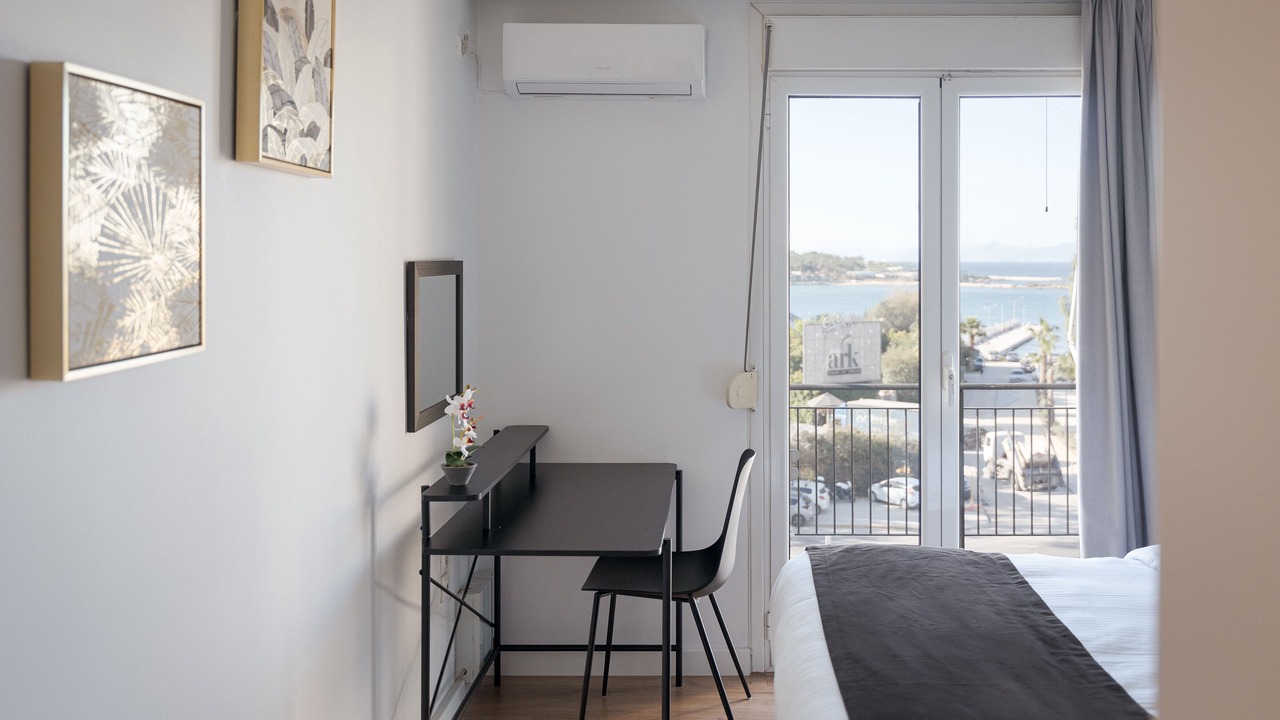 Photo of Bedroom in Glyfada