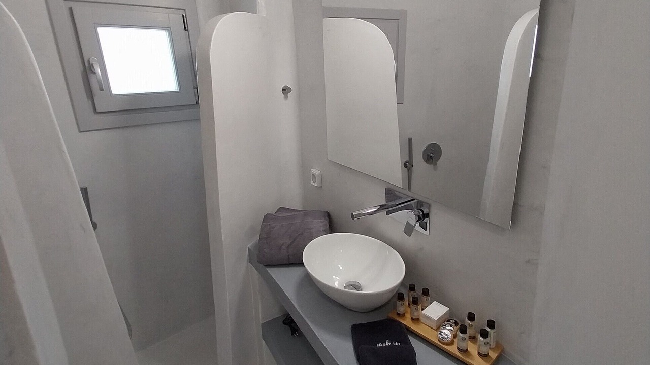 Photo of Bathroom in Perissa