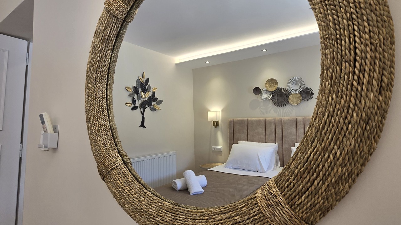 Photo of Bedroom in Petaleia