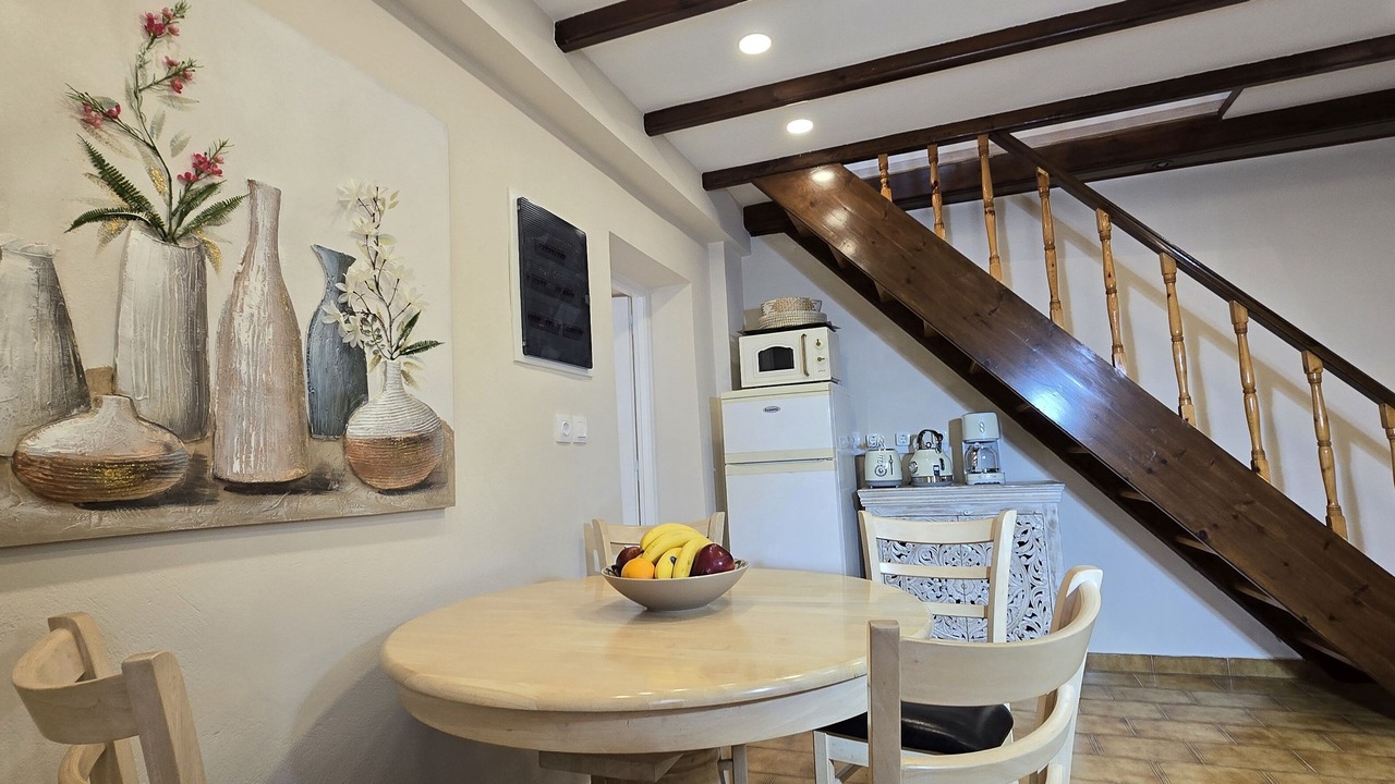 Photo of Kitchen in Petaleia