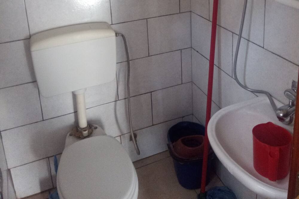 Photo of Bathroom in Qerek