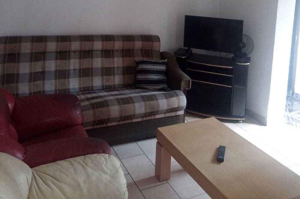 Photo of Livingroom in Qerek