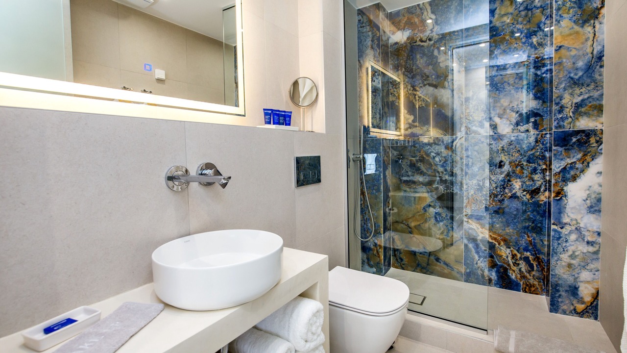 Photo of Bathroom in Golden Beach