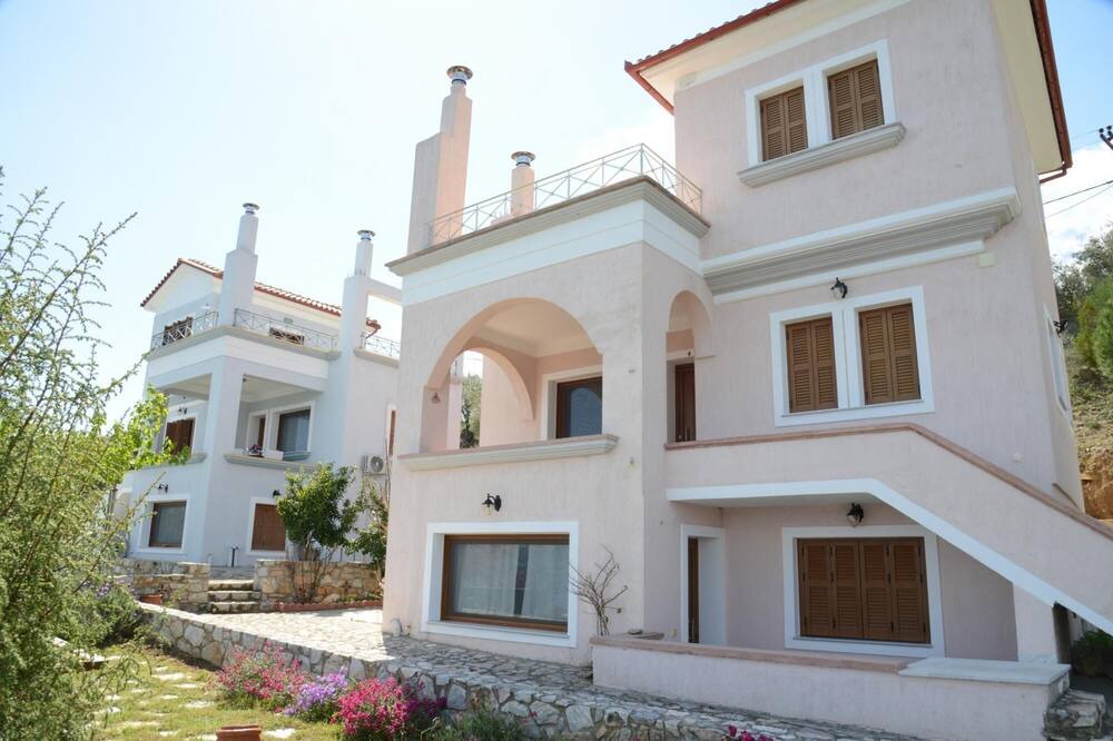 Photo of Outdoor in Sourpi
