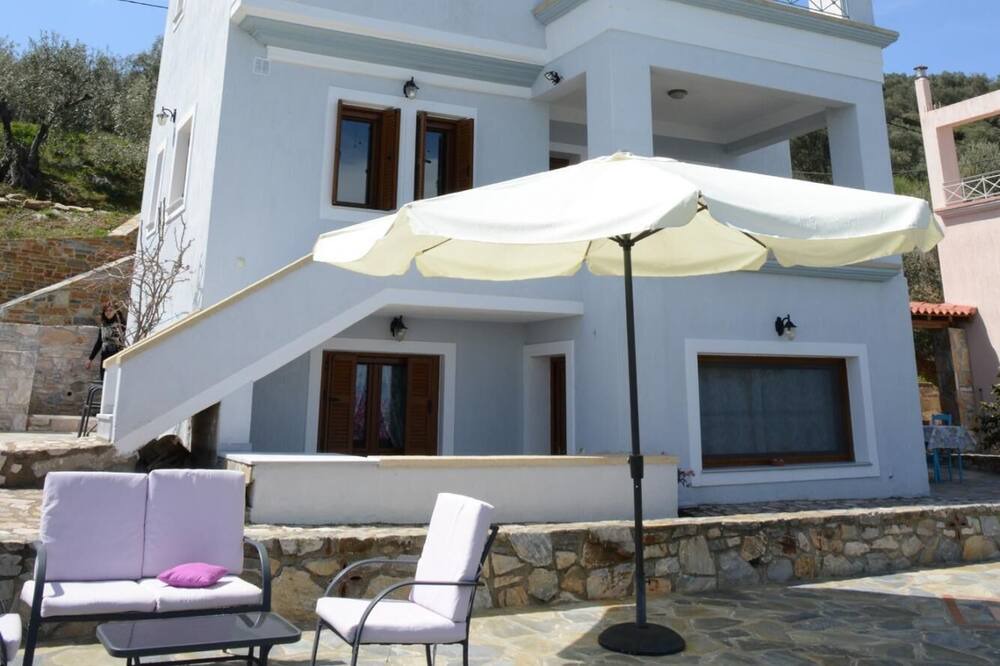Photo of Outdoor in Sourpi