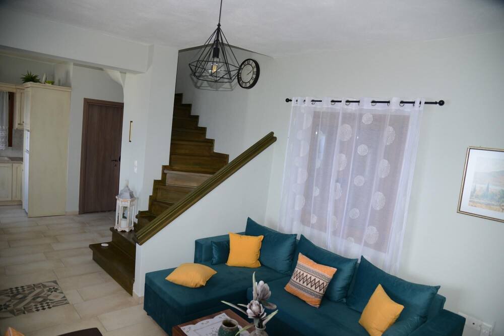 Photo of Livingroom in Sourpi