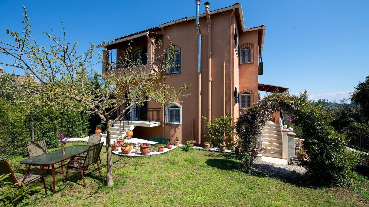 Photo of Patio Balcony in Perama