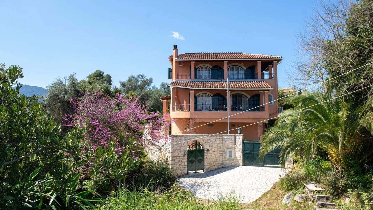 Photo of Patio Balcony in Perama
