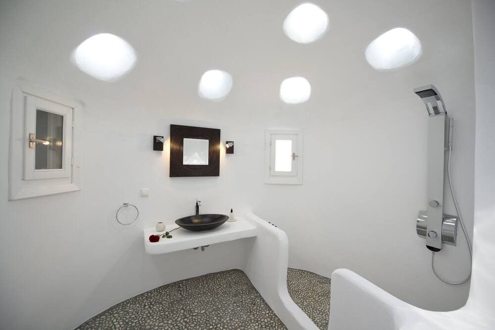 Photo of Bathroom in Kalafatis