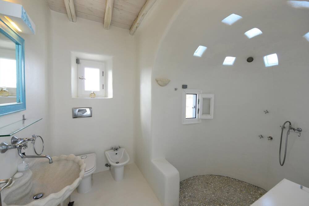 Photo of Bathroom in Kalafatis