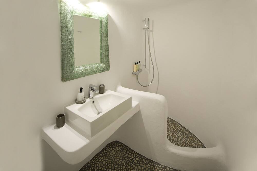 Photo of Bathroom in Kalafatis