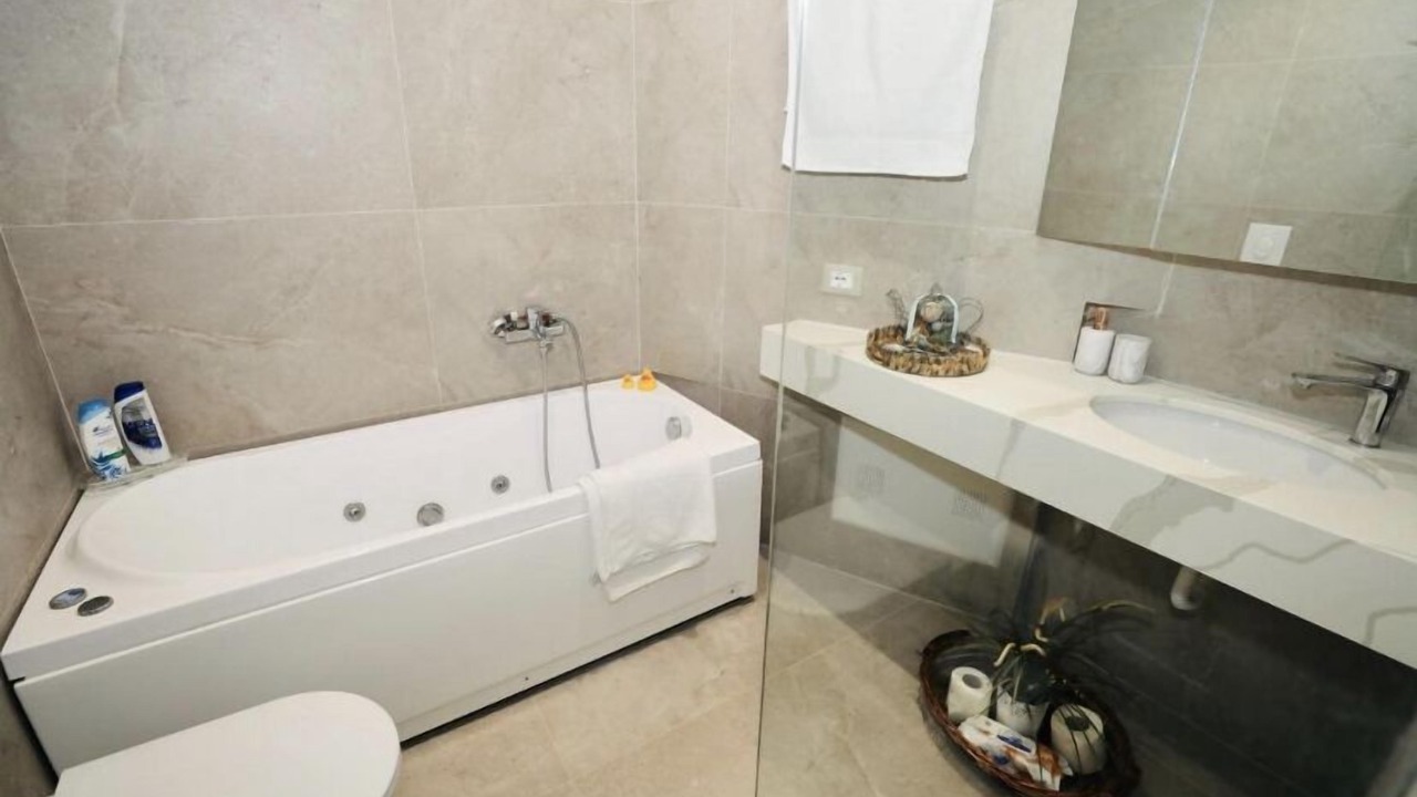 Photo of Bathroom in Golem