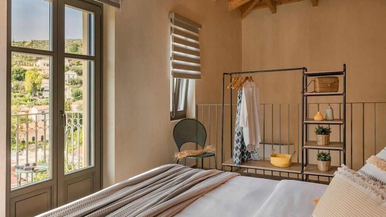 Photo of Bedroom in Frourion