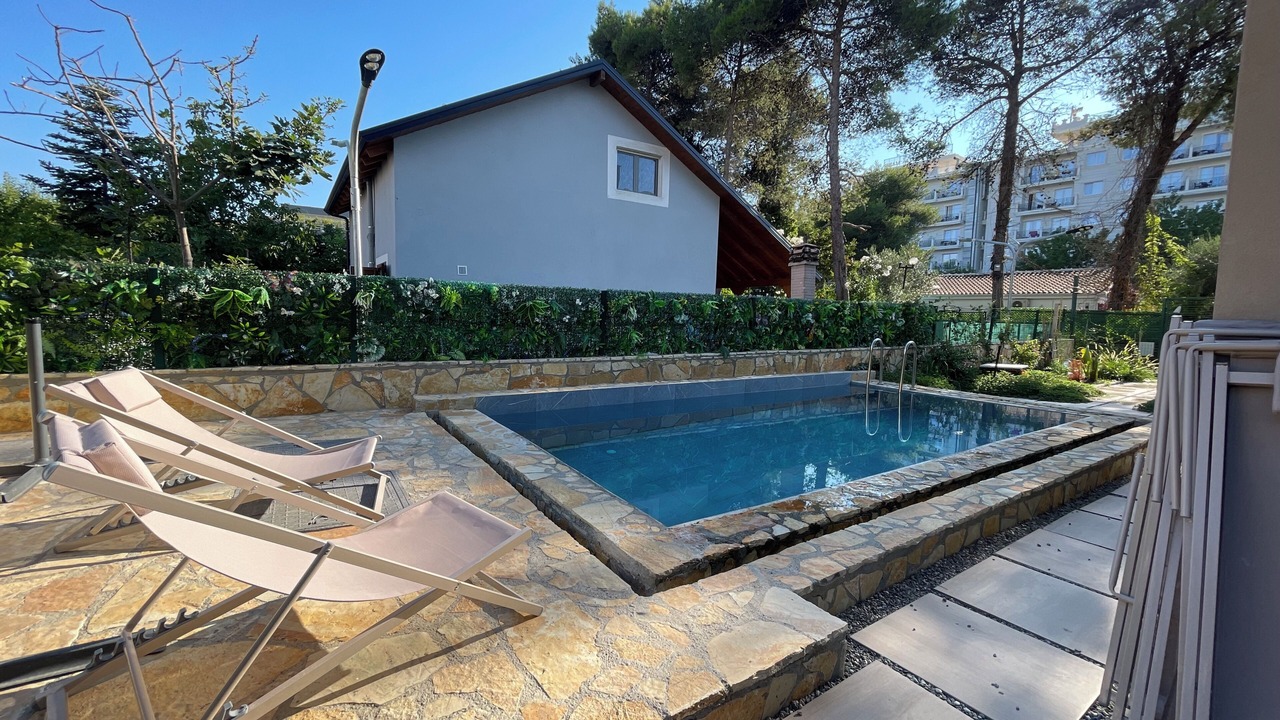 Photo of Patio Balcony in Golem