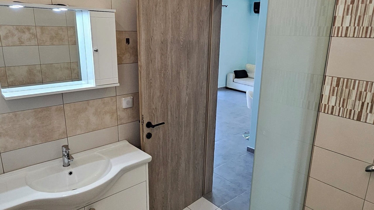 Photo of Bathroom in Petaloudes