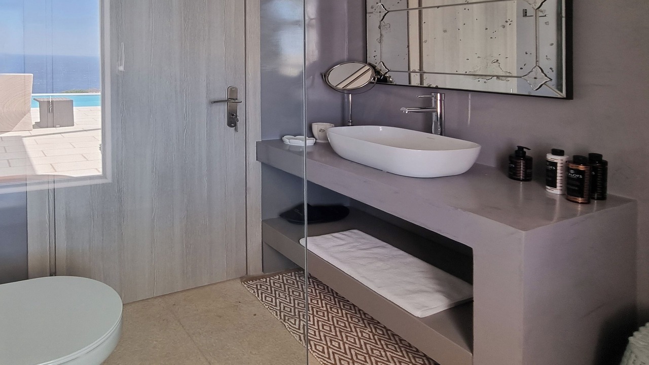 Photo of Bathroom in Syros